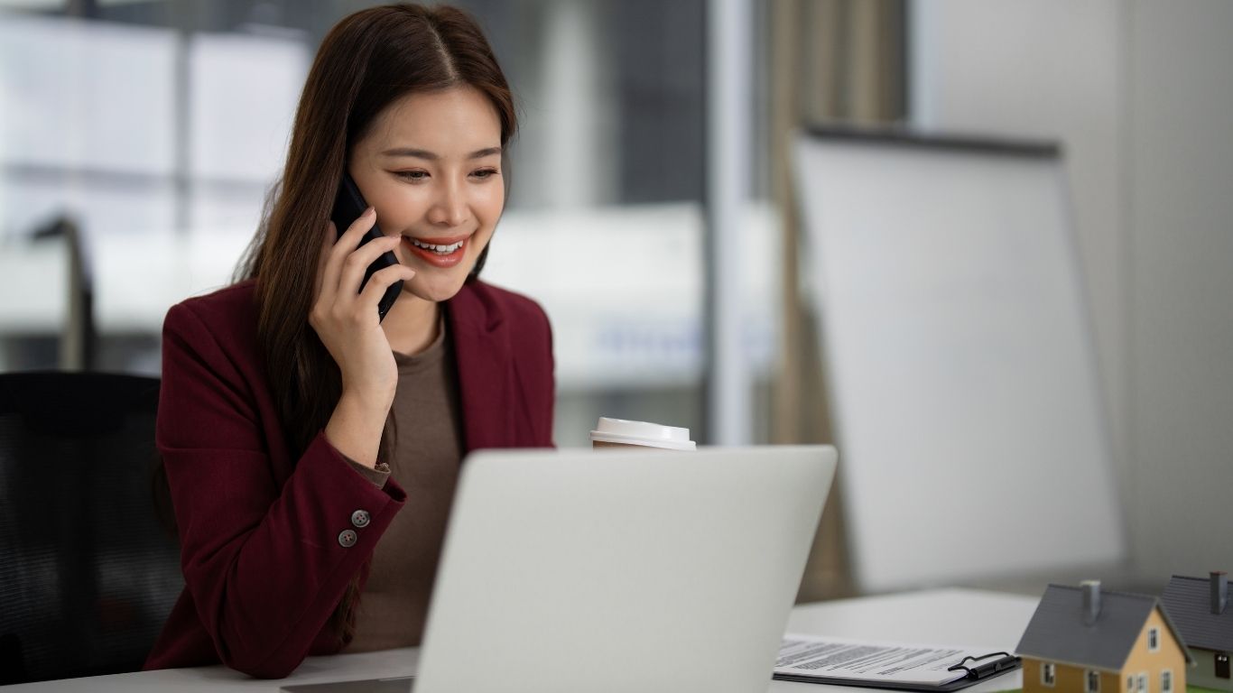 Professional virtual assistant providing remote customer service and administrative support for businesses